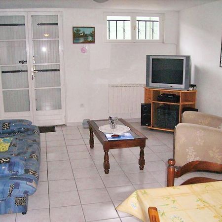 Appartement Charmant A Breuillet Avec Jardin Spacieux エクステリア 写真