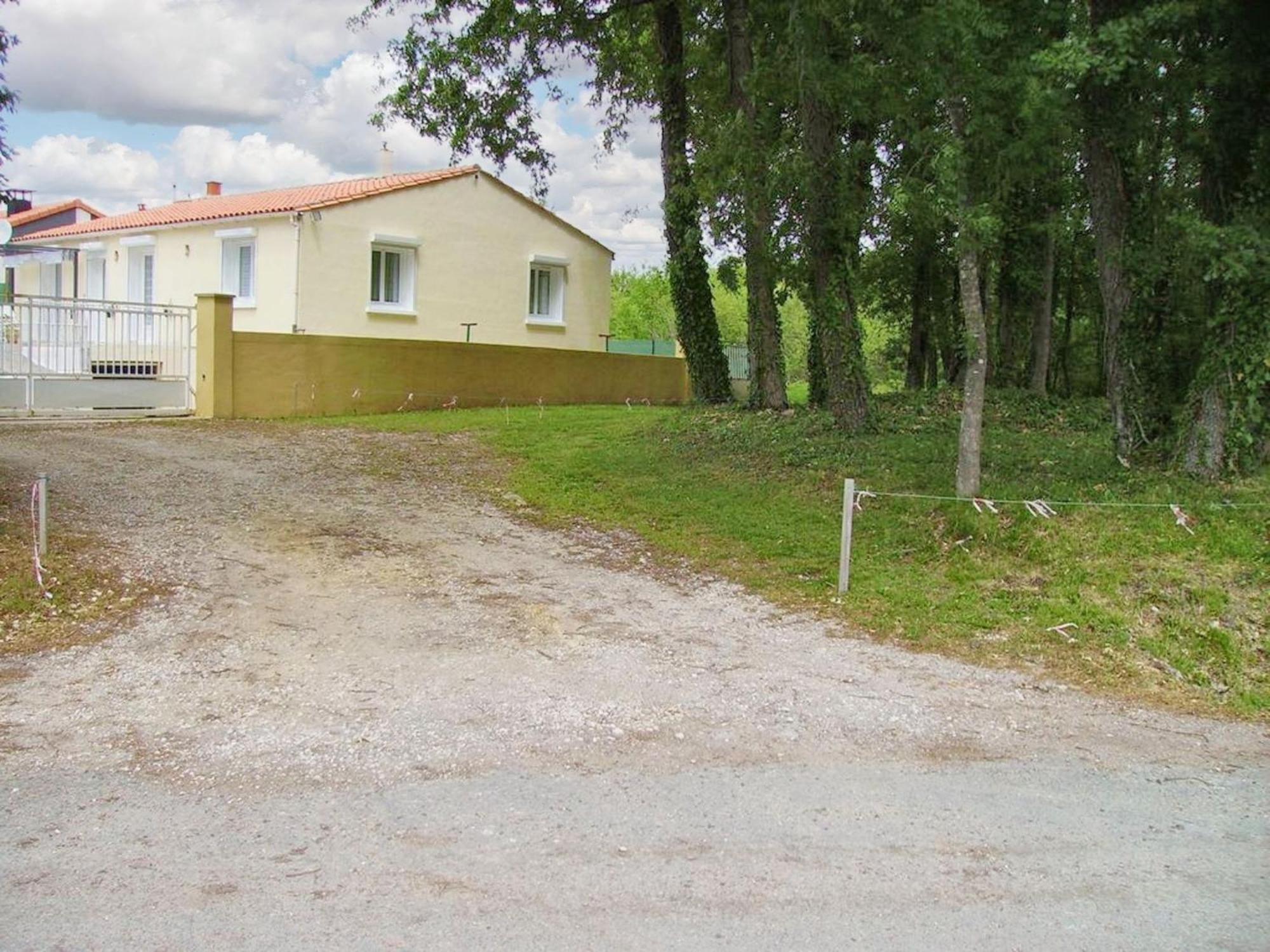 Appartement Charmant A Breuillet Avec Jardin Spacieux エクステリア 写真